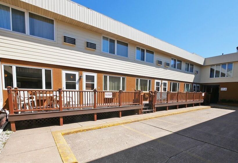 בית מלון כפרי Magnuson Copper Crown