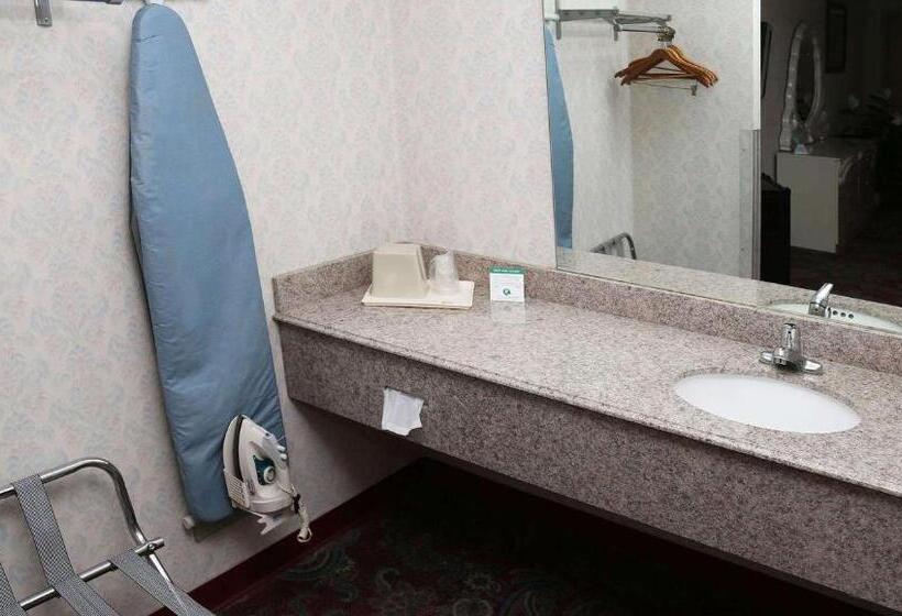 Magnuson Hotel Howell/brighton