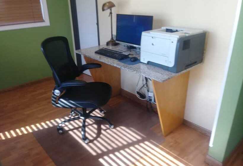 호텔 Oakridge Inn & Suites