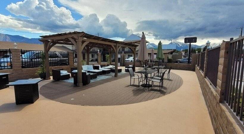 בית מלון כפרי Quality Inn Bishop Near Mammoth