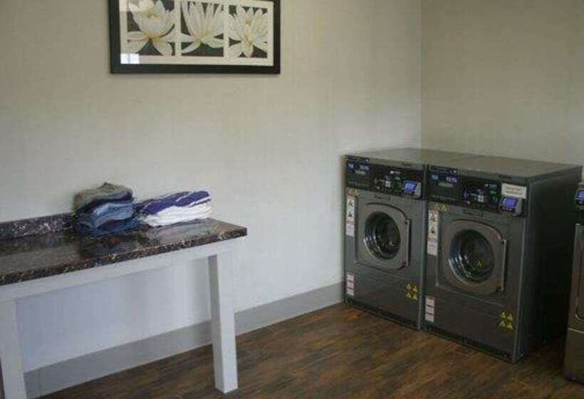 호텔 Quality Inn