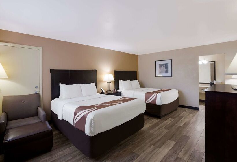 فندق Quality Inn & Suites Big Rapids Near University