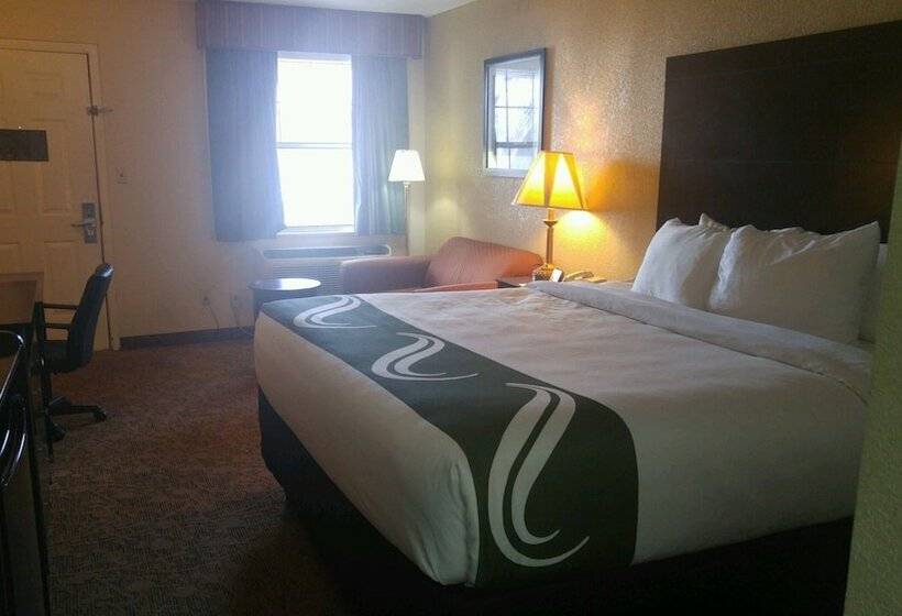 호텔 Quality Inn & Suites