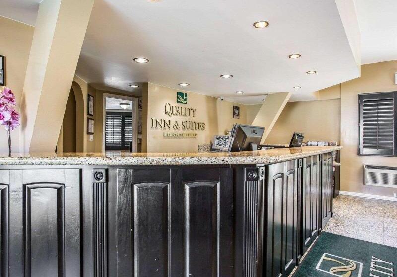 هتل Quality Inn & Suites Thousand Oaks   Us101