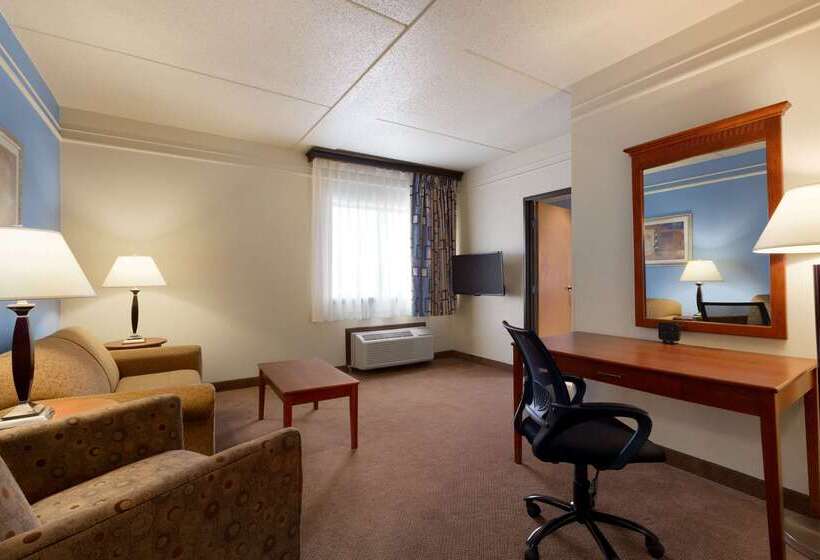 호텔 Ramada By Wyndham Fargo