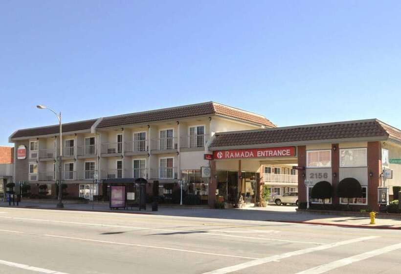 ホテル Ramada By Wyndham Pasadena