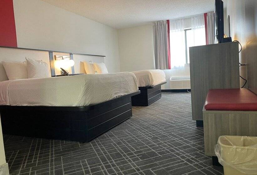 Отель Ramada By Wyndham Waupaca