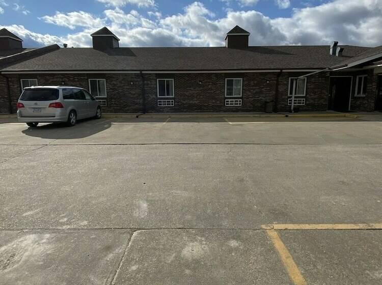 فندق Relax Inn And Suites