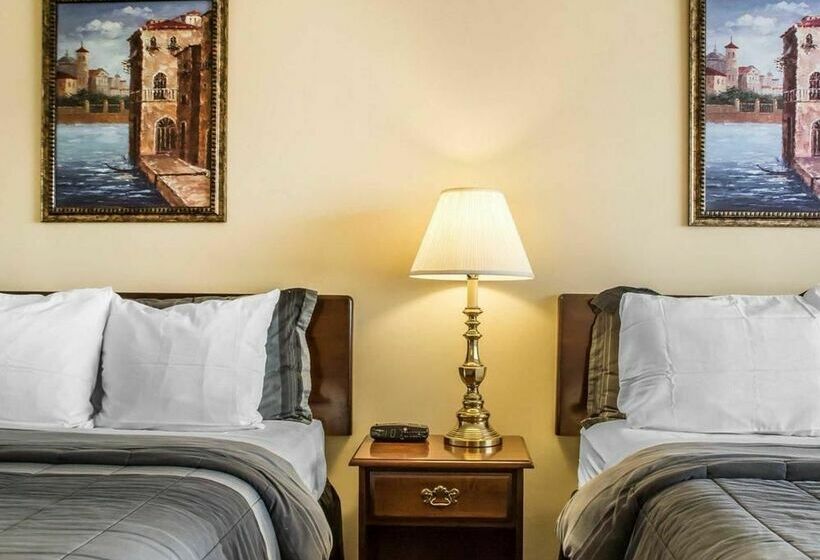 هتل Rodeway Inn Marshall Manor