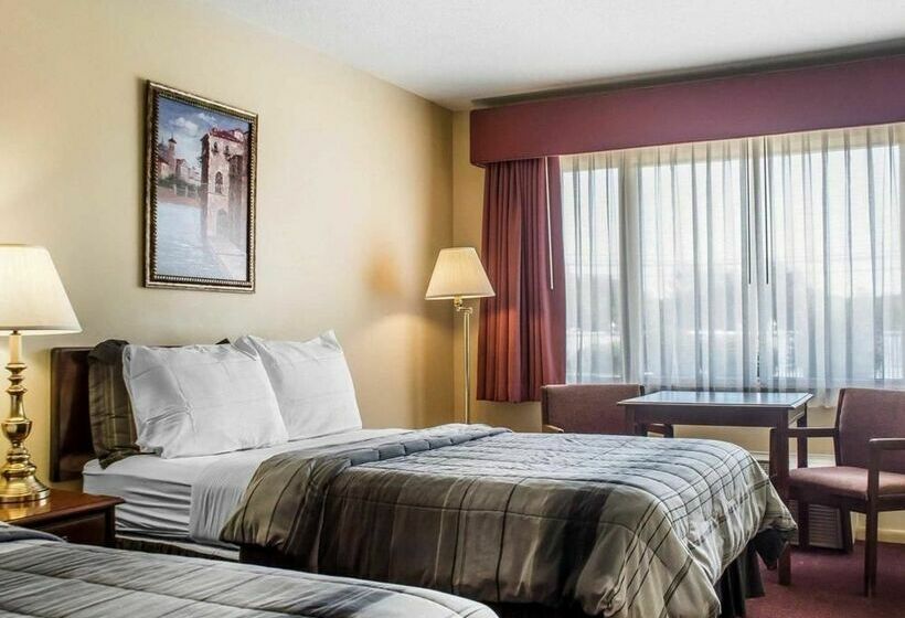 هتل Rodeway Inn Marshall Manor