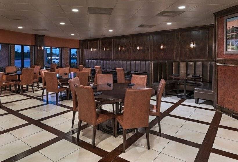 هتل Stevens Inn A Howard Johnson By Wyndham