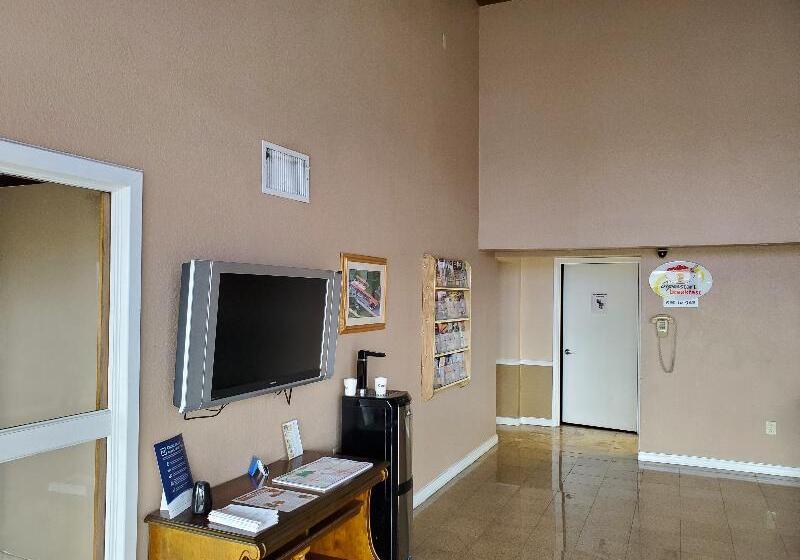 هتل Super 8 By Wyndham Little Rock/north/airport