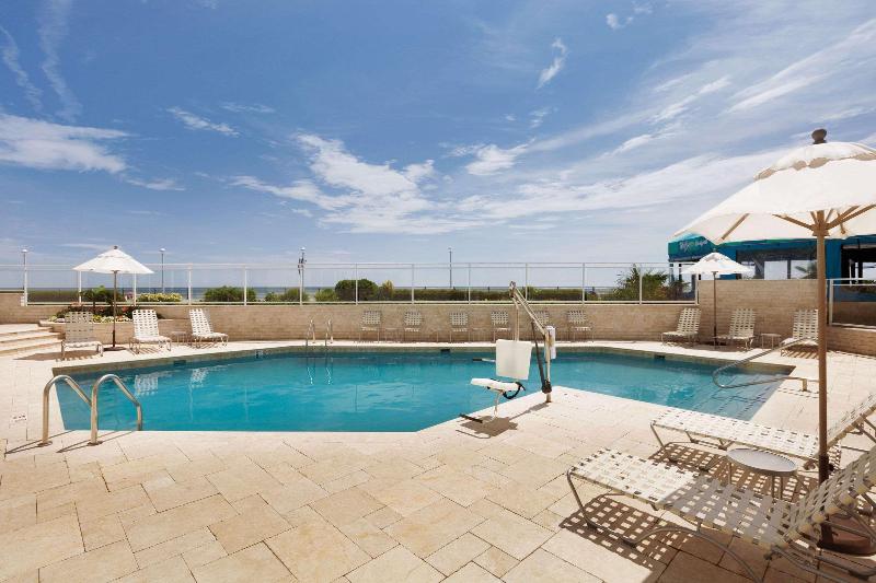 Surfbreak Virginia Beach Oceanfront, Ascend Hotel Collection