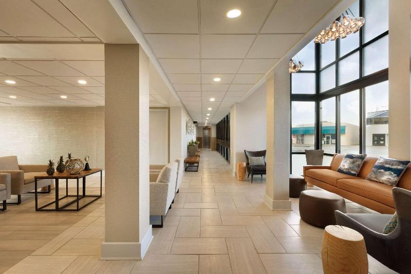 Surfbreak Virginia Beach Oceanfront, Ascend Hotel Collection