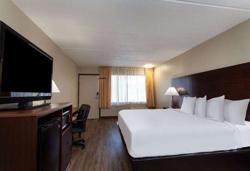 هتل Travelodge By Wyndham Deltona