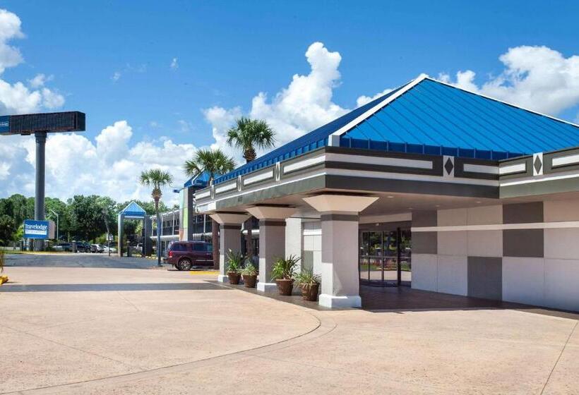 هتل Travelodge By Wyndham Deltona