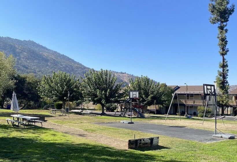 هتل Western Holiday Lodge