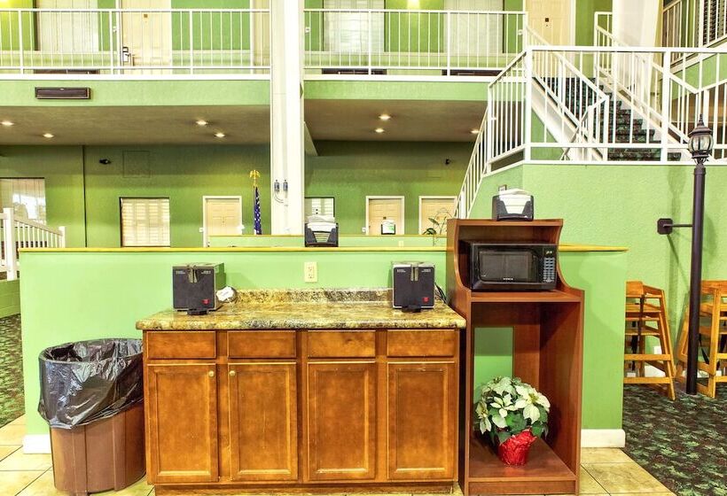 مُتل Coratel Inn & Suites By Jasper Mccook