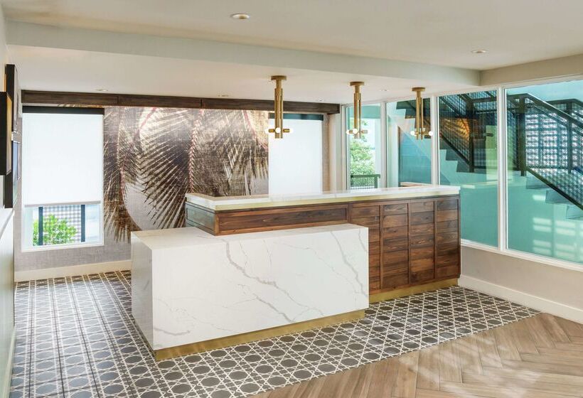 استراحتگاه Hampton Inn Key West Fl