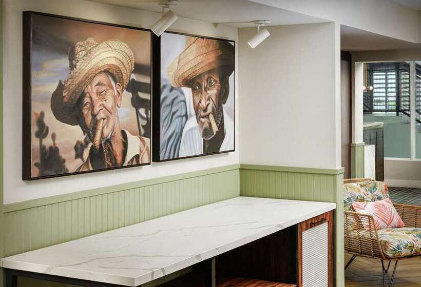 استراحتگاه Hampton Inn Key West Fl