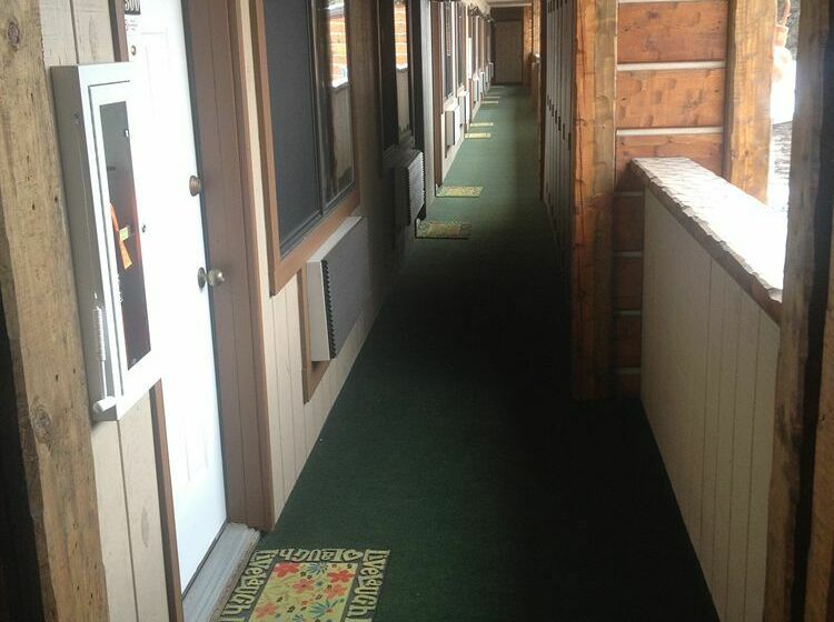Cache Creek Motel