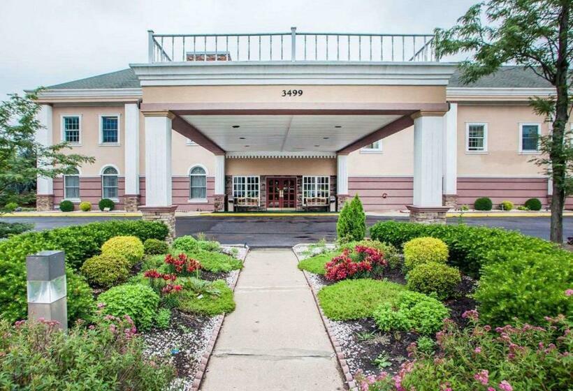 هتل Clarion  Palmer Inn