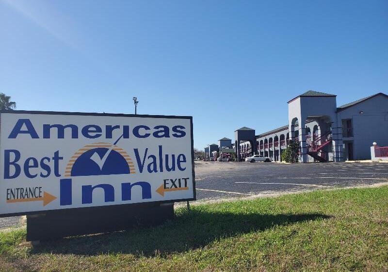 هتل Americas Best Value Inn At&t Center