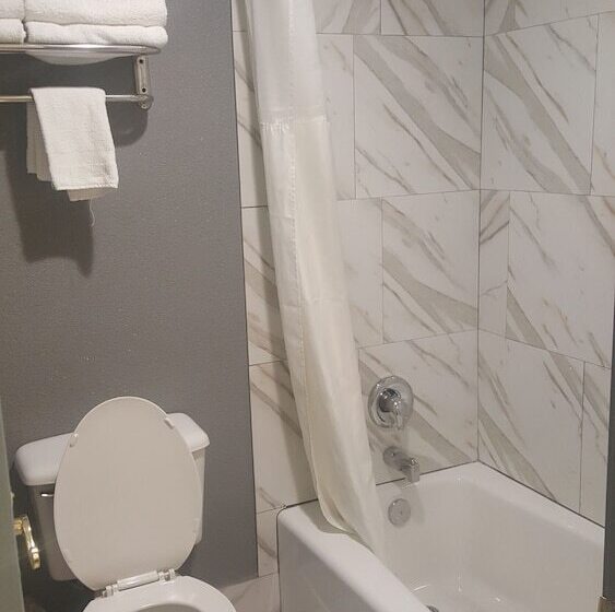 هتل Americas Best Value Inn At&t Center