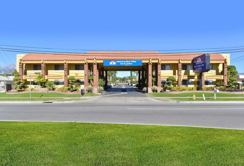 בית מלון כפרי Americas Best Value Inn & Suites Fontana