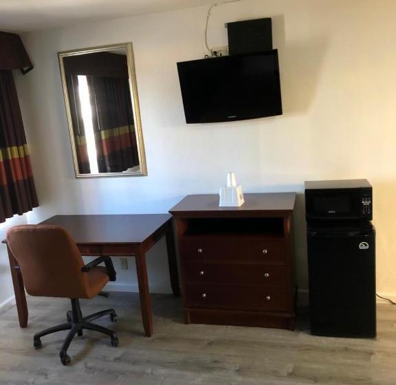 هتل Americas Best Value Inn Visalia