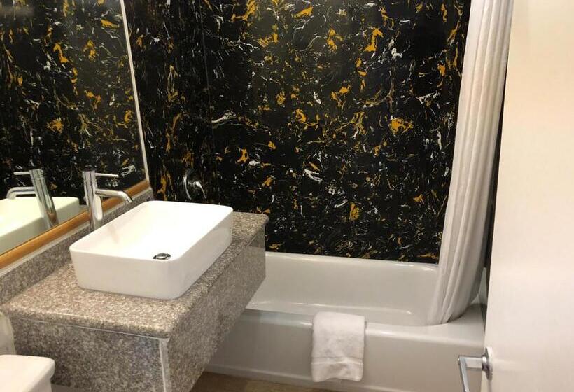 هتل Americas Best Value Inn Visalia