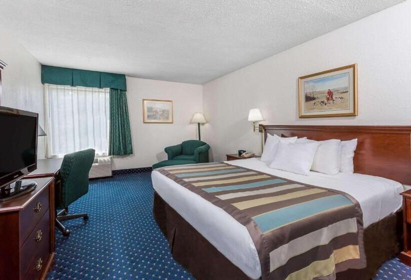 Hotel Baymont By Wyndham Greensboro/coliseum