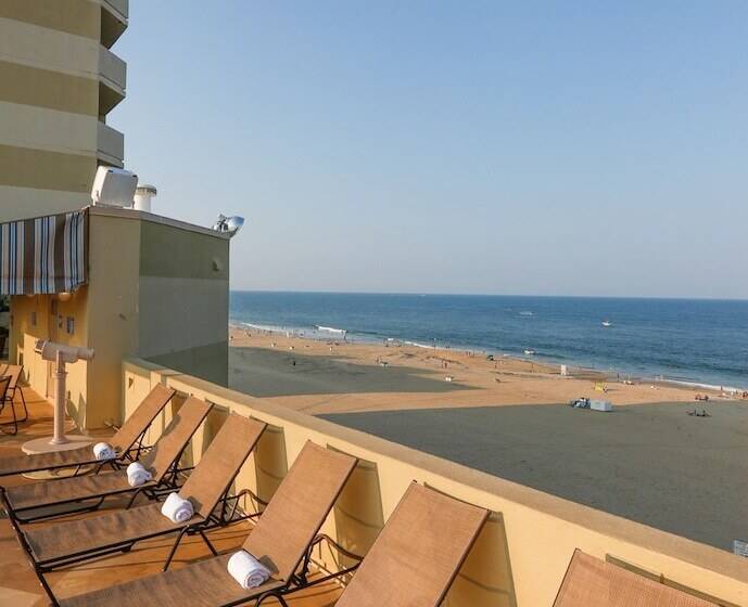 هتل Beach Quarters Resort
