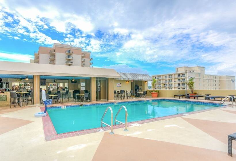 هتل Beach Quarters Resort
