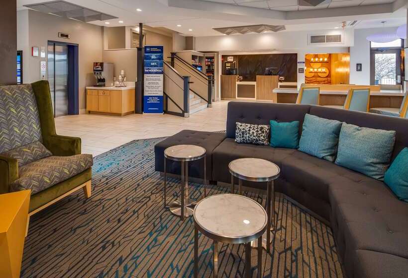 هتل Best Western Plus Milwaukee West