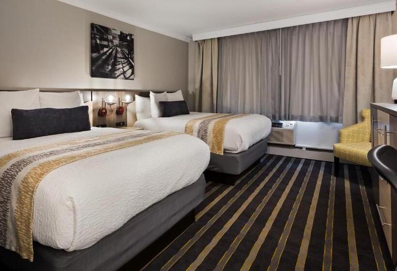 هتل Best Western Plus Milwaukee West