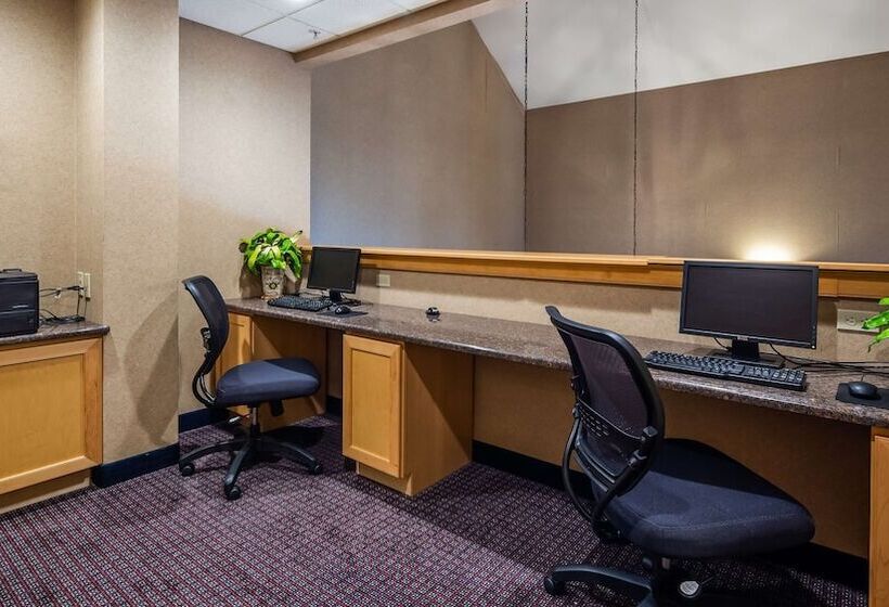 ホテル Best Western Plus Revere Inn & Suites