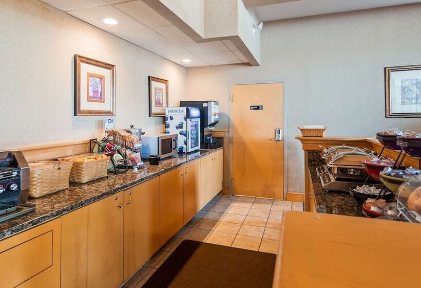 ホテル Best Western Plus Revere Inn & Suites