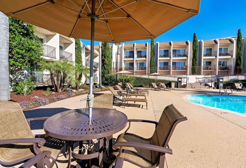 בית מלון כפרי Best Western Plus Royal Oak