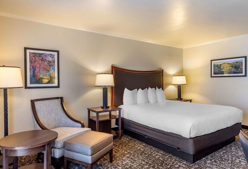 בית מלון כפרי Best Western Plus Royal Oak