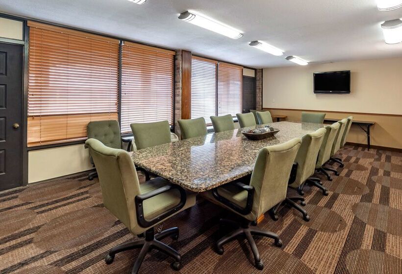 فندق Best Western Plus Saddleback Inn And Conference Center