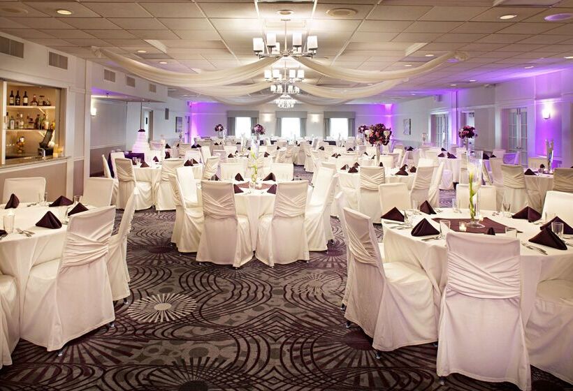 هتل Best Western Plus Steeplegate Inn