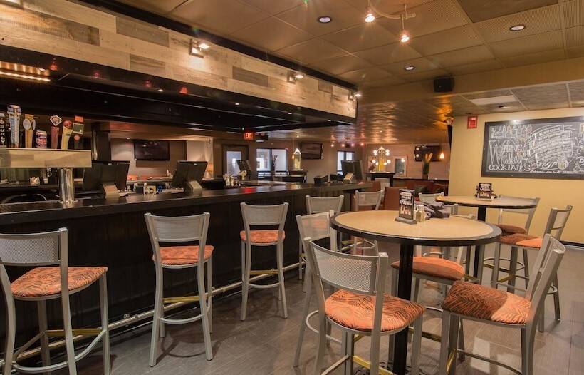 هتل Best Western Plus Steeplegate Inn