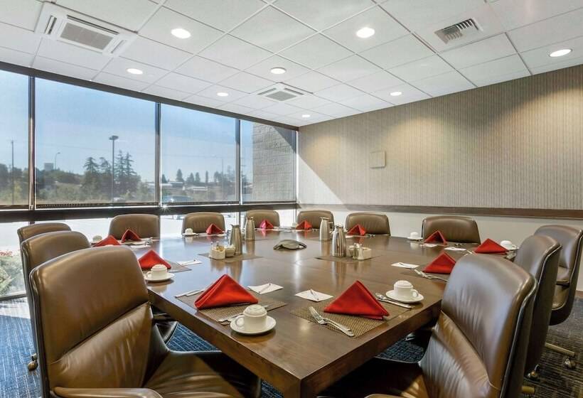 هتل Best Western Plus University Inn