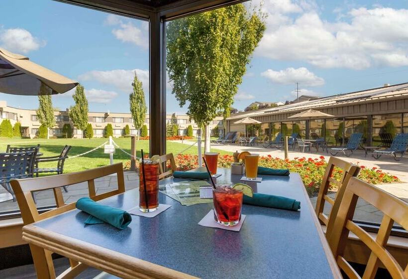 هتل Best Western Plus University Inn