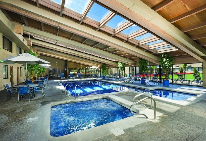 هتل Best Western Plus University Inn