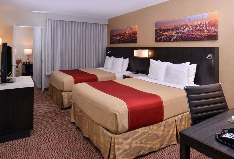هتل Best Western Royal Palace Inn & Suites