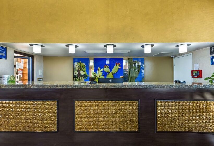 هتل Best Western Royal Sun Inn & Suites