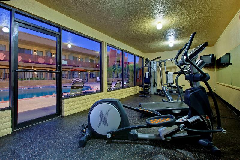 هتل Best Western Royal Sun Inn & Suites