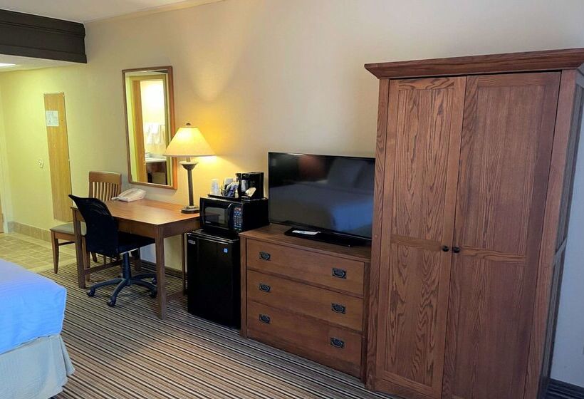 Crossroads Hotel And Event Center
